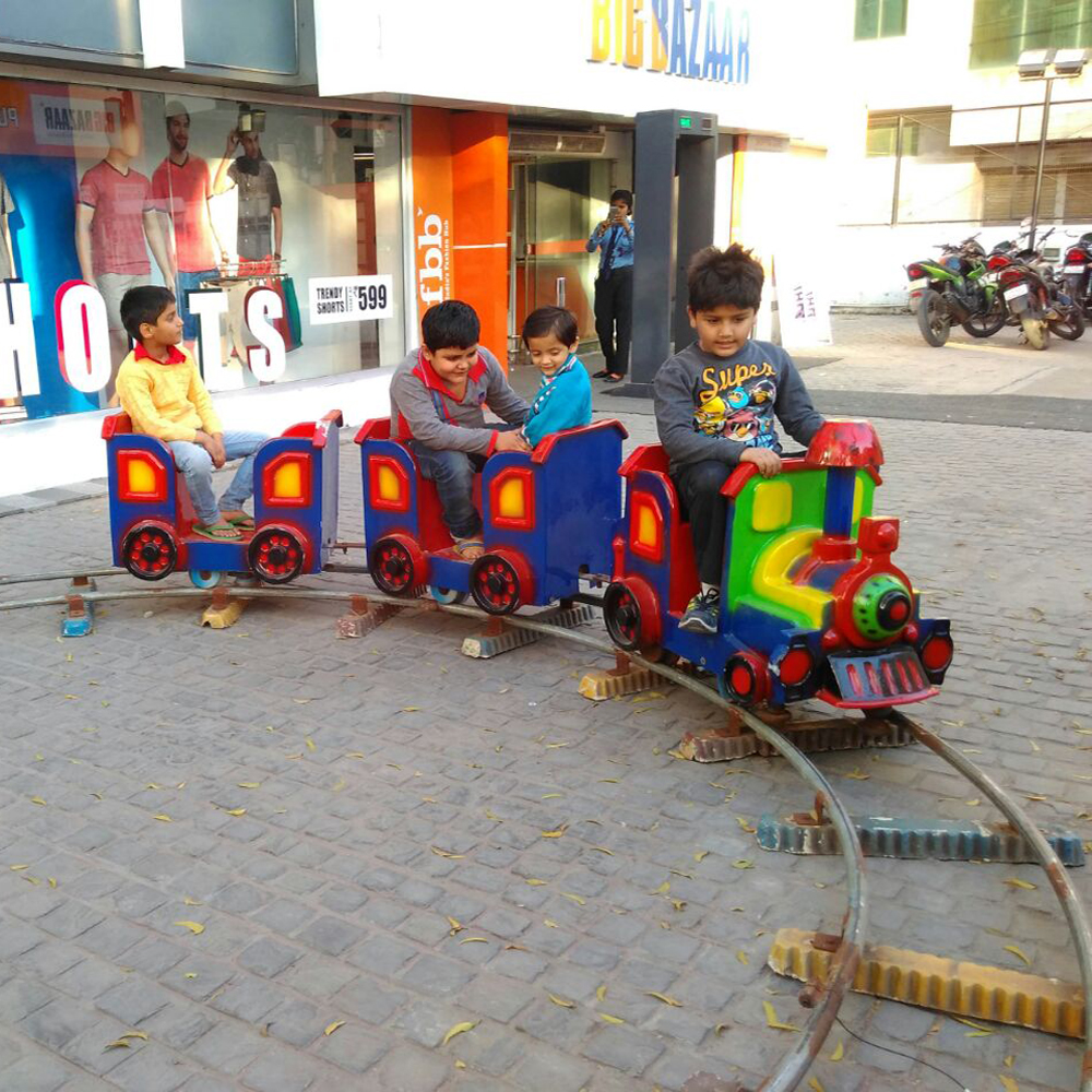 Electric Mini Train Rides on Rent/Hire Electric Mini Train Rides for